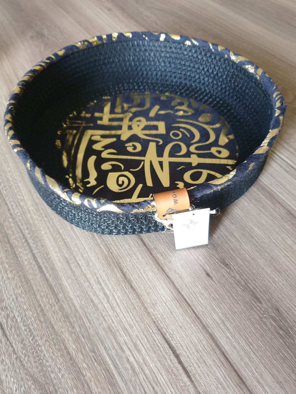 Ayla Woven Plate – Black& Gold