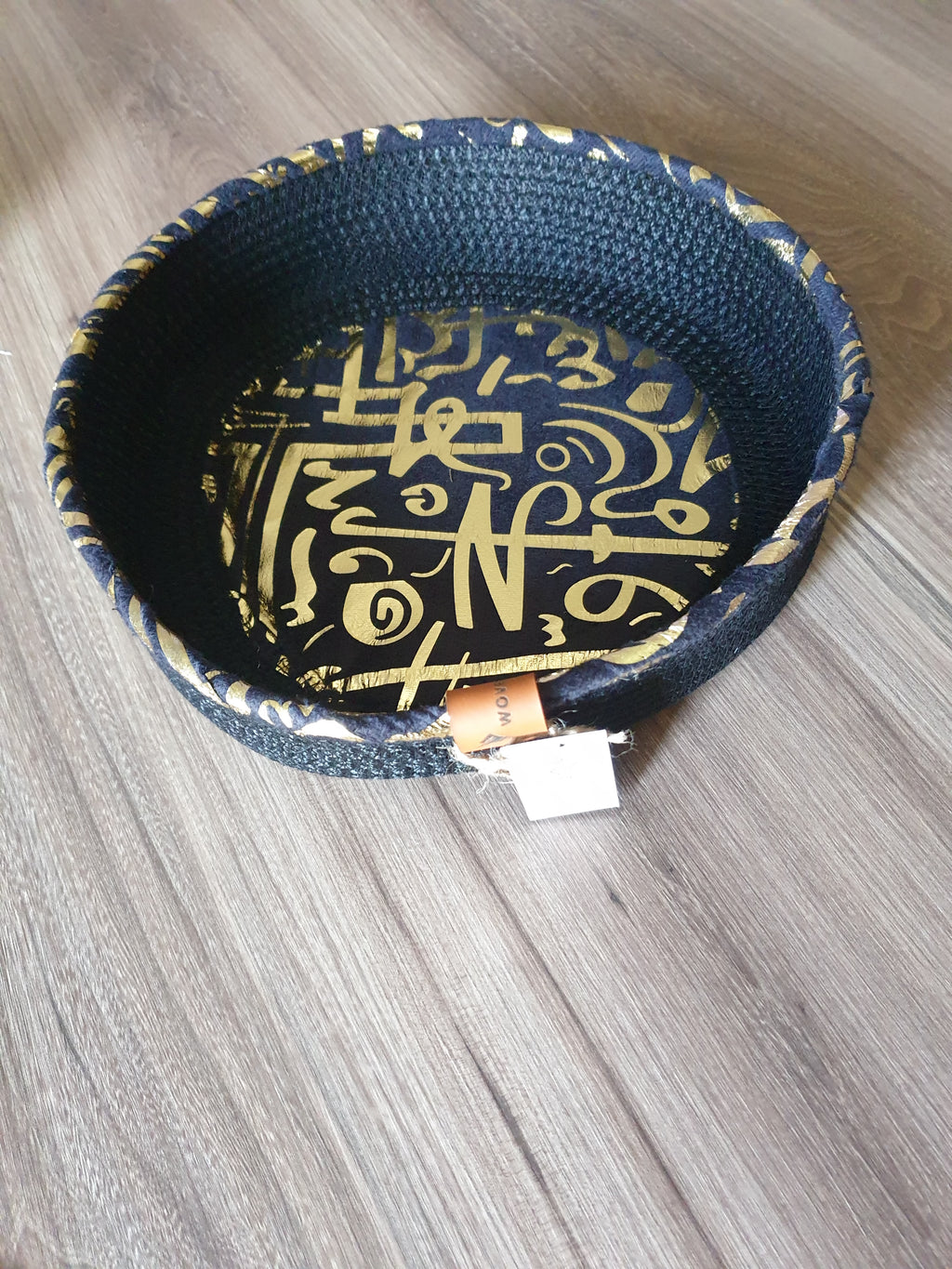 Ayla Woven Plate – Black& Gold