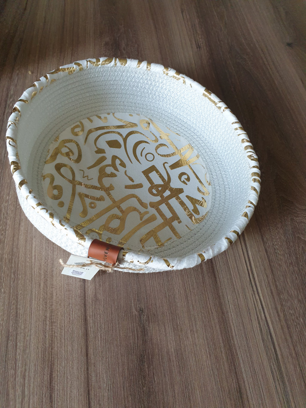 Ayla Woven Plate – White & Gold