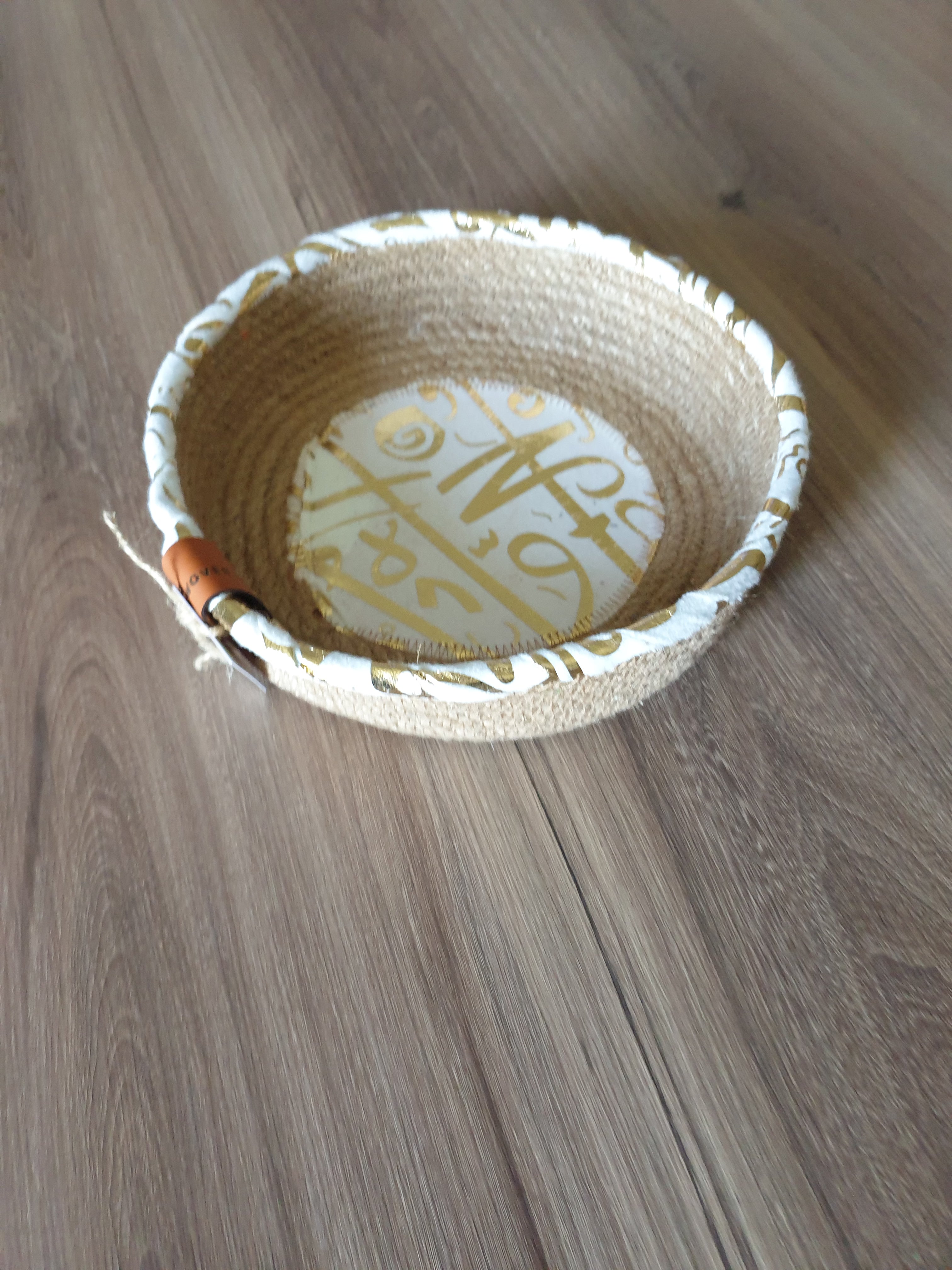 Ruvian Woven Plate – White & Jute