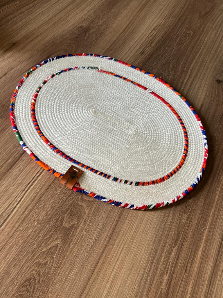 Ruvia Oval Placemat
