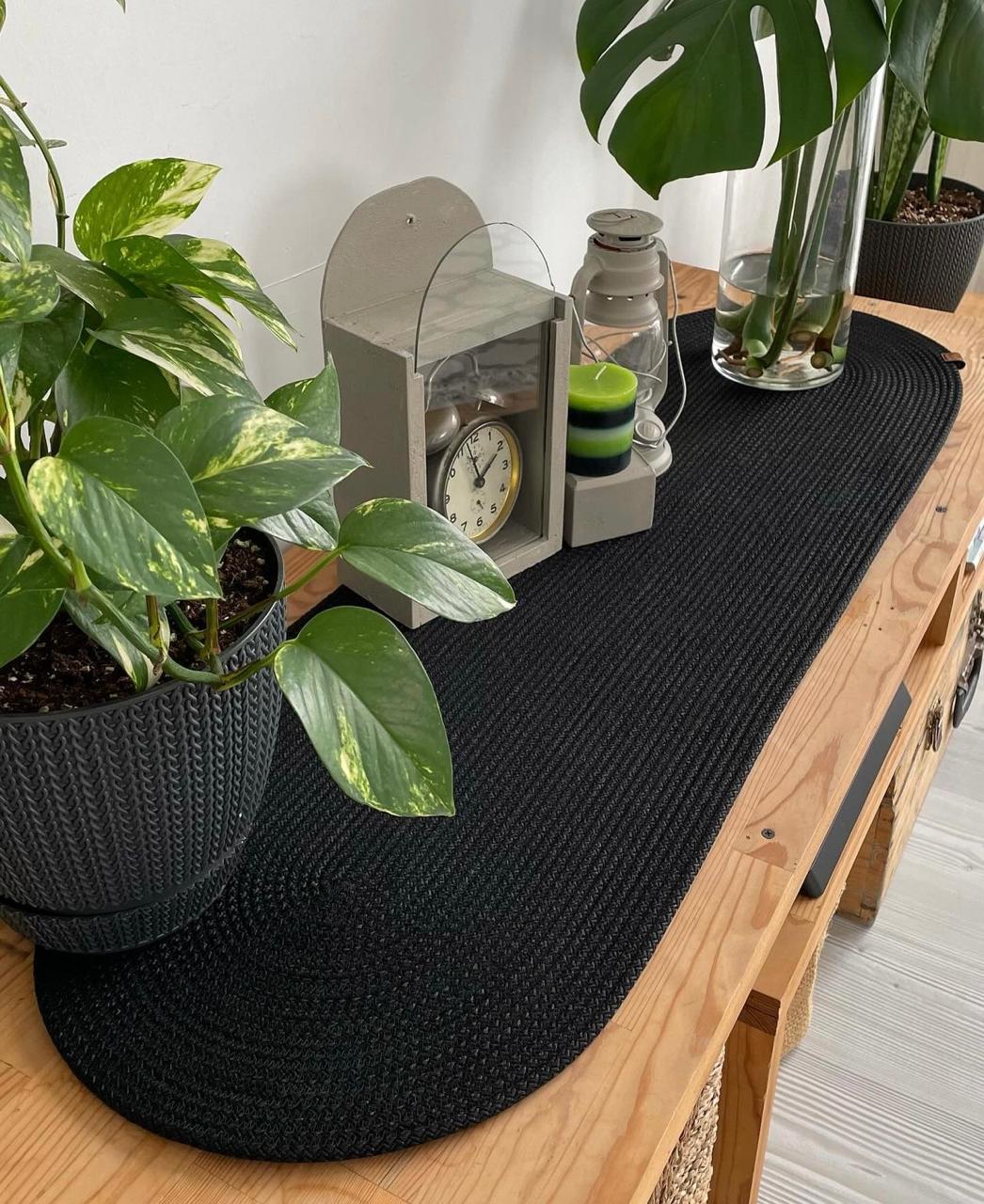 Lira Table Runner