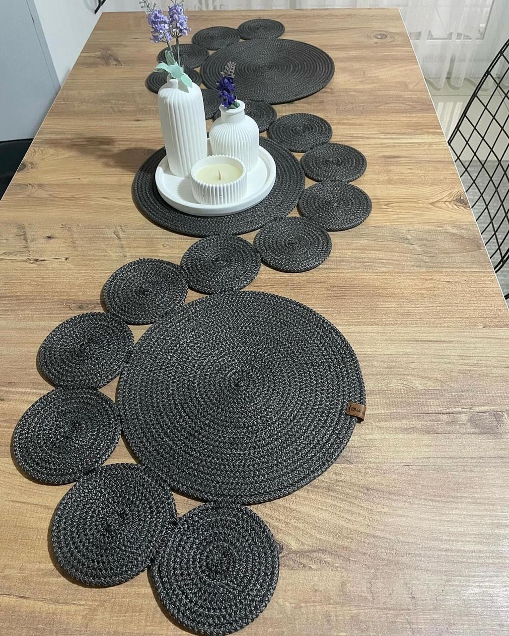Lina Table Runner