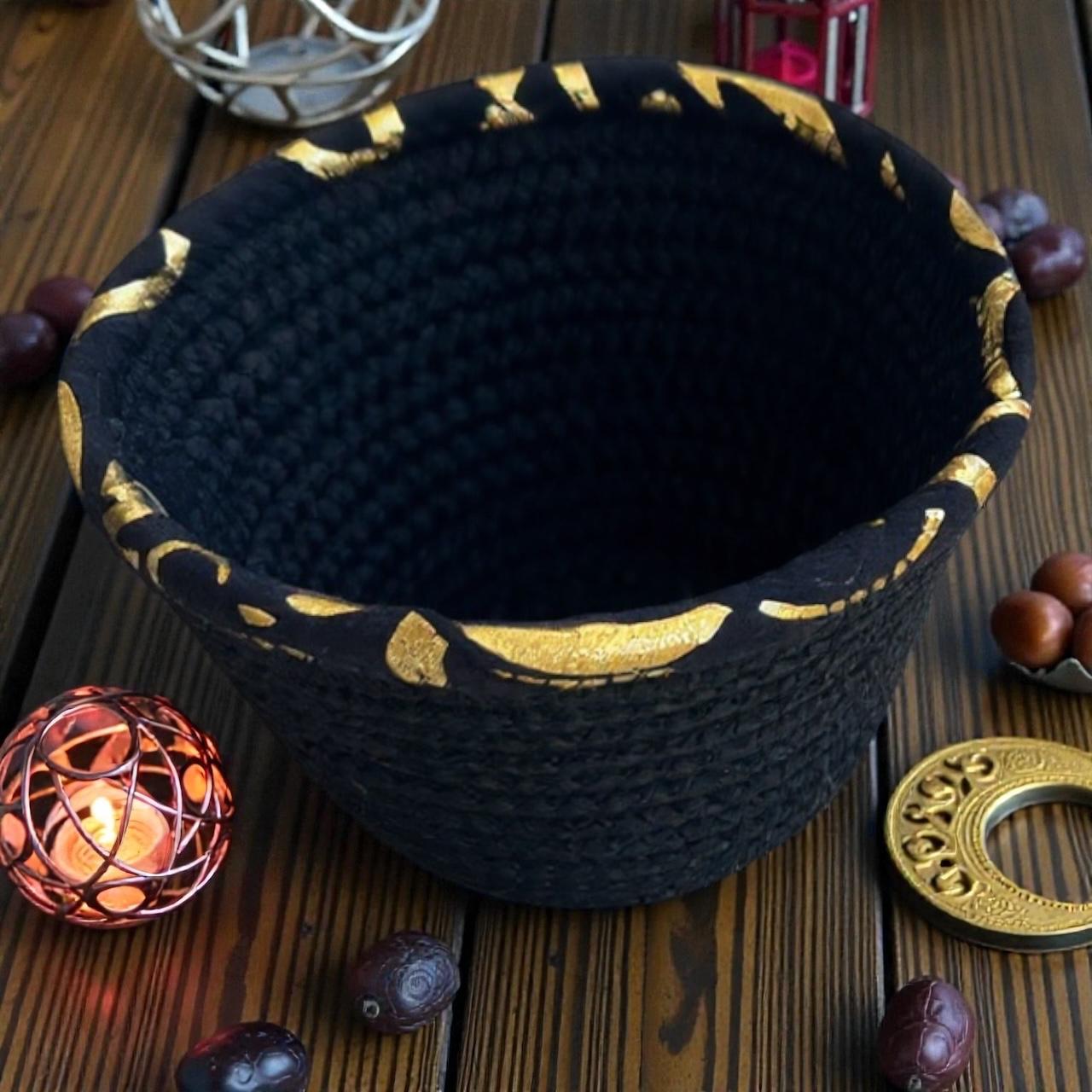 Zaya Woven Bowl – Black & Gold