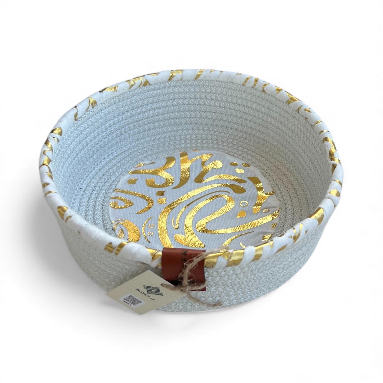Ruvia Woven Plate – White & Gold