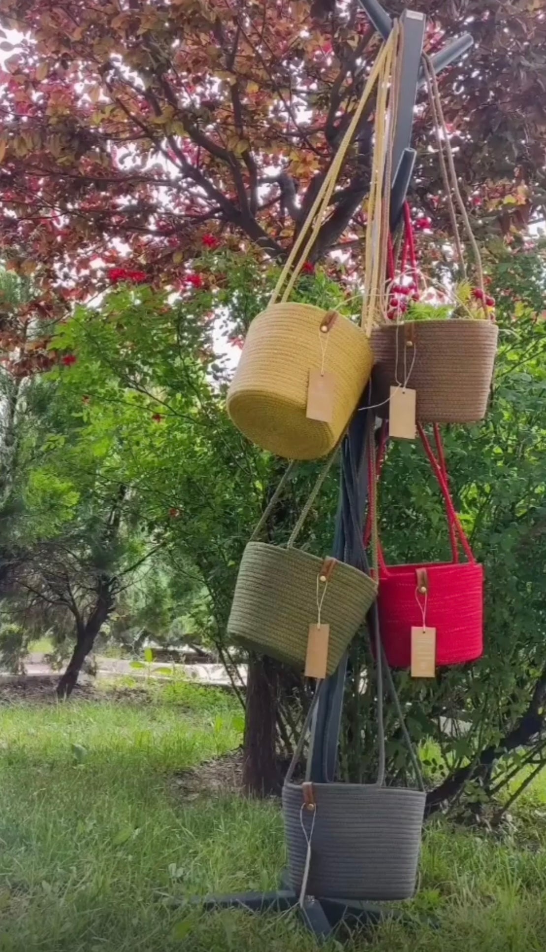 Lumae Hanging Basket