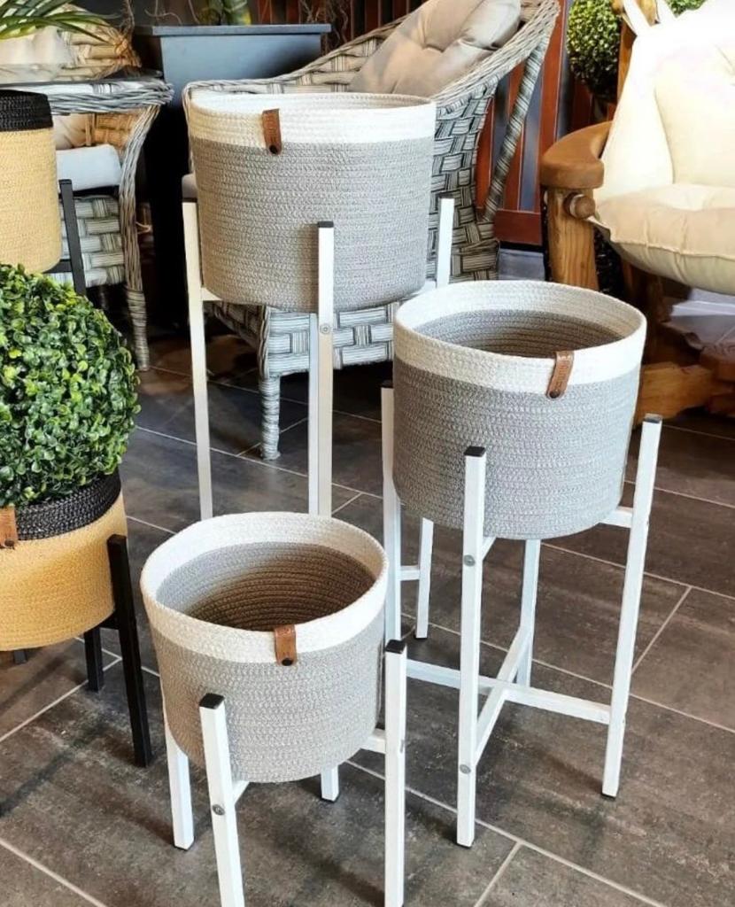 Lura Plant Pot
