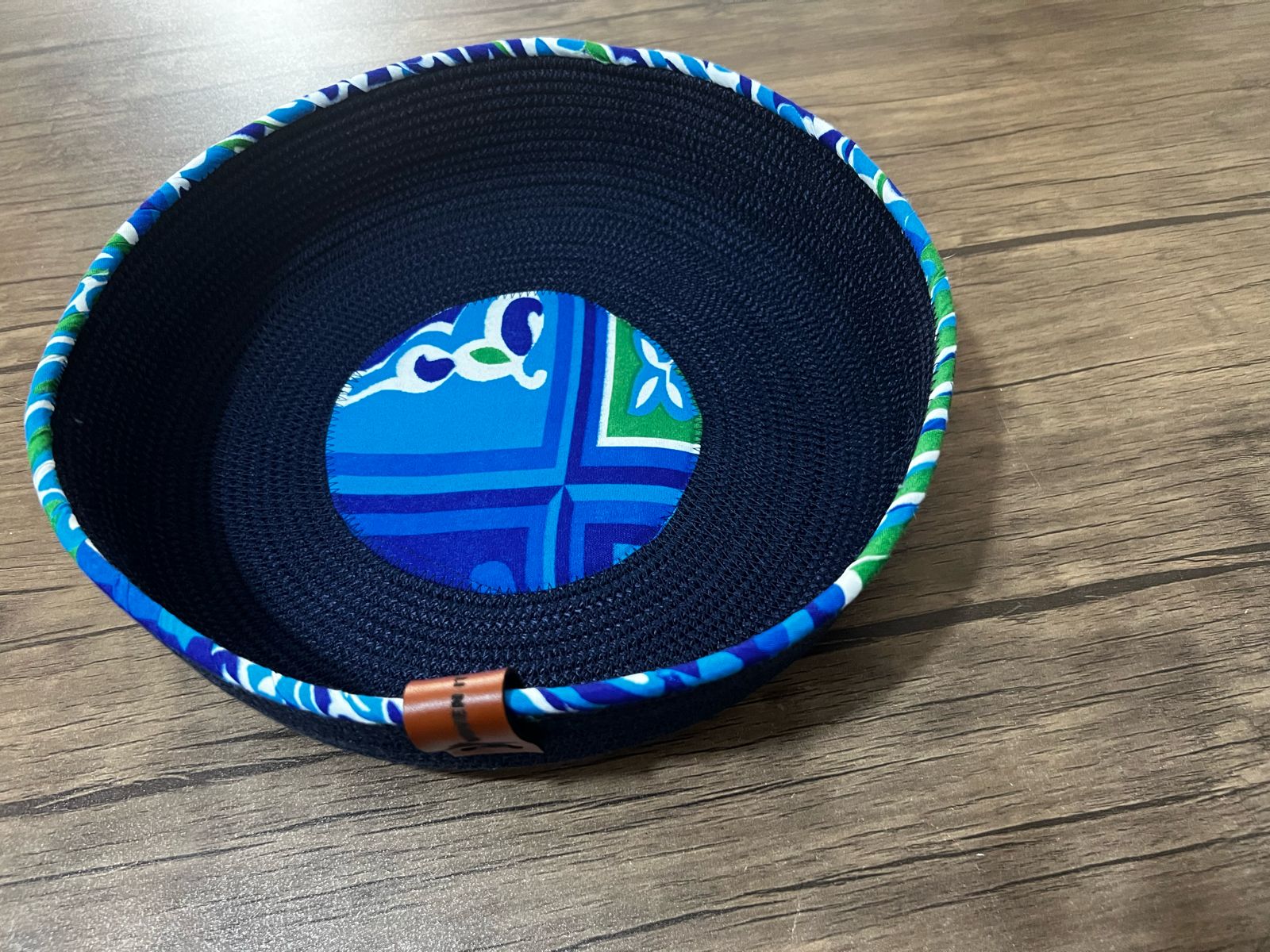 Ruvia Woven Plate
